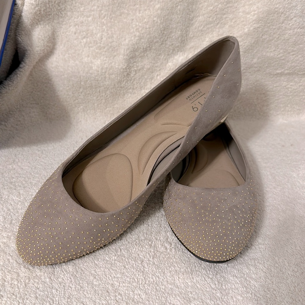 Apt 9 women’s flats size 9